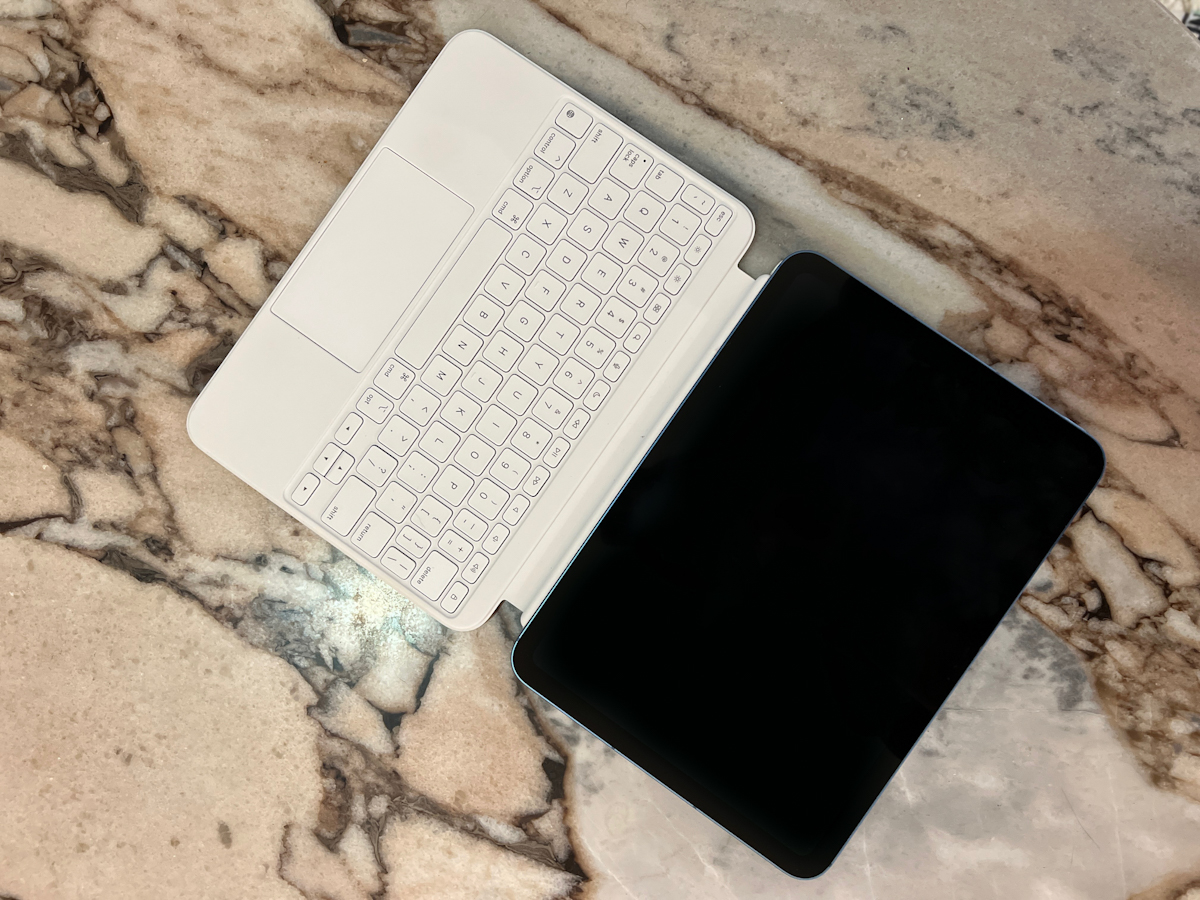 The best keyboard for iPad - Smart Keyboard Folio vs Magic Keyboard